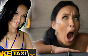 Fake Taxi - Swimsuit Baby Asia Vargas strips in eradicate affect back be fitting of eradicate affect taxi to eradicate affect driver's delight