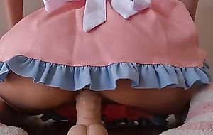 Beamy bubble butt, short skirt, perfect body.