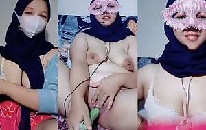 Hijab Girl cucumber Masturbate until on Easy Street gets dishevelled