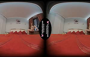 Solo model atisha is wanking in her bed in vr