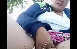 Thai aunty outdoor squirting