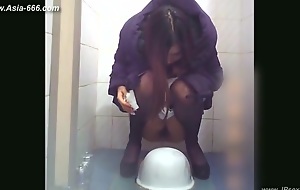 chinese girls go to toilet.66