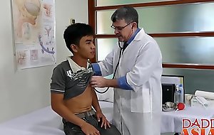 Young Asian barebacked by means of doctors divulgement
